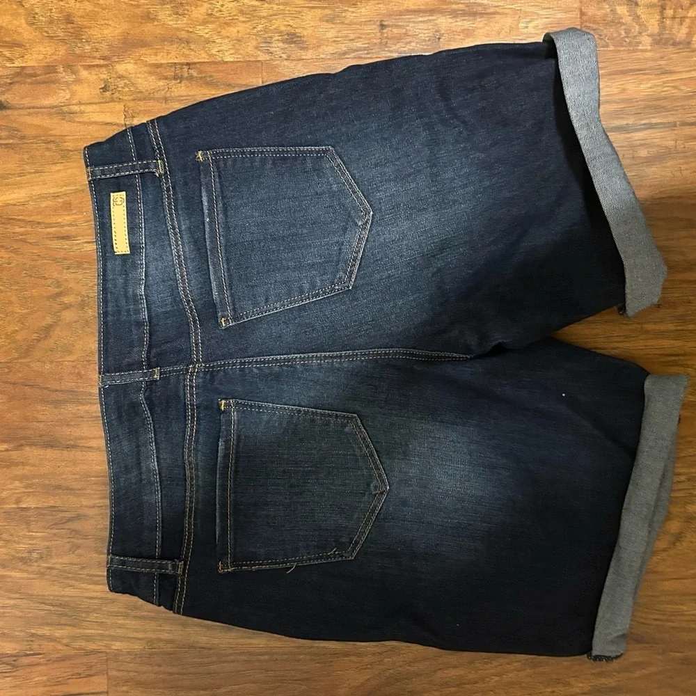 True Craft Dark Indigo Distressed Denim Bermuda Shorts Junior Size 11